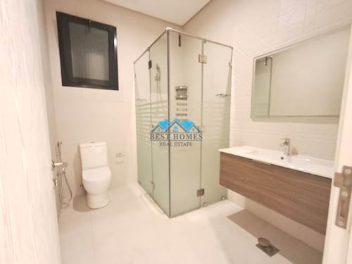 Modern 4 Bedrooms Floor in Abu Fatira