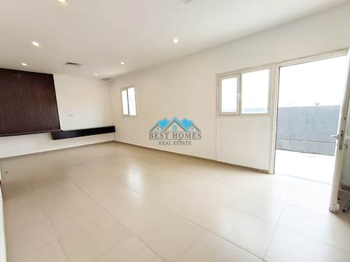 2 Bedrooms Apartment with Balcony in Massayal
