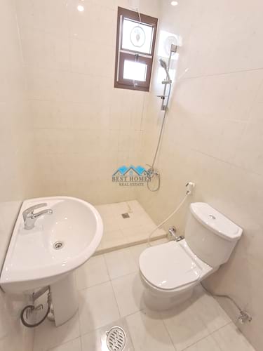 Affordable 2 Bedroom Apartment with Rooftop in c