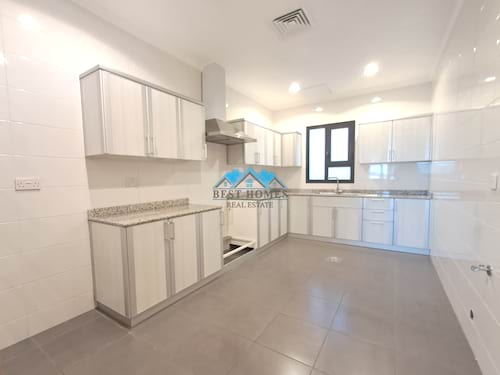 3 Bedrooms Apartment with Balcony in Bayan