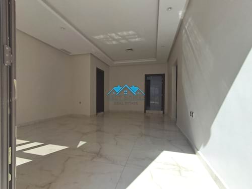 4 Bedrooms Ground Floor with Private Entrance in Surra