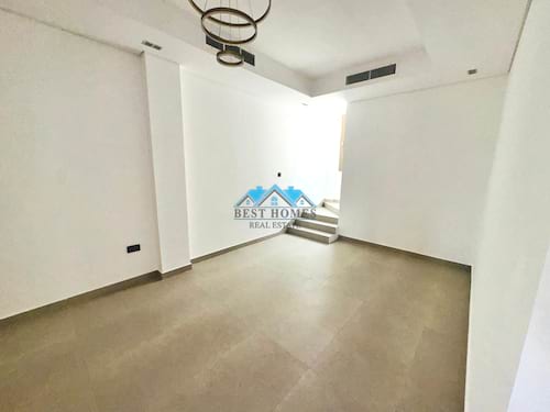 5 Bedrooms Villa with Yard Area in Abu Fatira