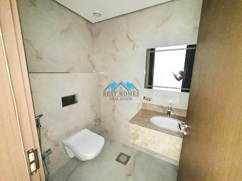 5 Bedrooms Villa with Yard Area in Abu Fatira