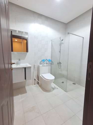 4 Bedrooms Ground Floor with Private Entrance in Surra