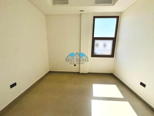 5 Bedrooms Villa with Yard Area in Abu Fatira