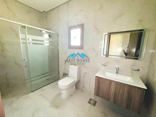 5 Bedrooms Villa with Yard Area in Abu Fatira