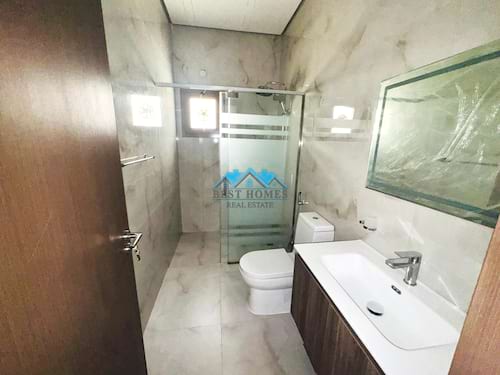 5 Bedrooms Villa with Yard Area in Abu Fatira
