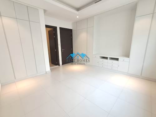 Elegant 5 Master Bedrooms Villa with Private Entrance in Shaab