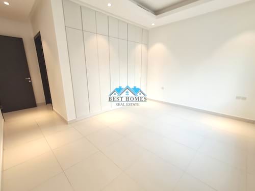Elegant 5 Master Bedrooms Villa with Private Entrance in Shaab