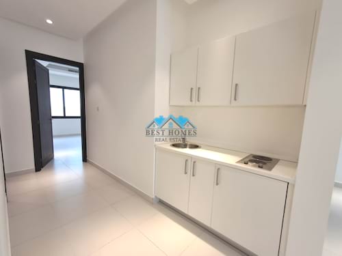 Elegant 5 Master Bedrooms Villa with Private Entrance in Shaab