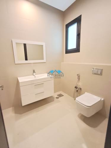 Elegant 5 Master Bedrooms Villa with Private Entrance in Shaab