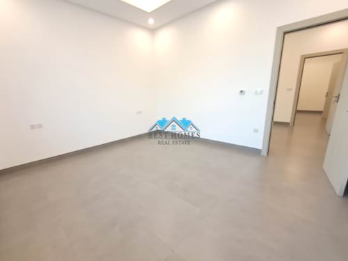 Premium 5 Bedrooms Floor Apartment Near Public Park in Zahra