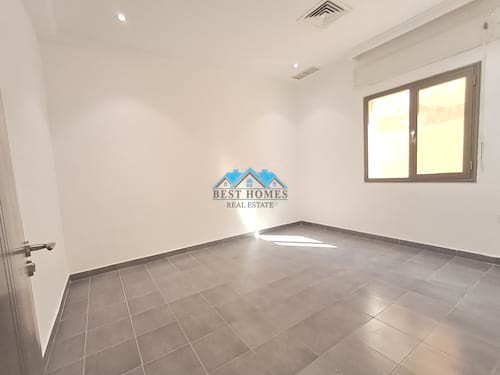 3 Bedrooms Ground Floor Apartment in Jabriya
