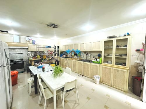 5 Bedrooms Modern Villa in Mangaf