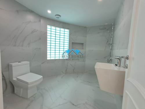 Modern Style and Spacious 4 Bedrooms Villa in Shuhada