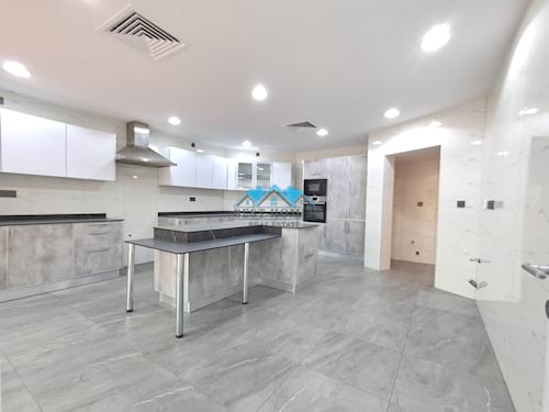 Modern Style and Spacious 4 Bedrooms Villa in Shuhada
