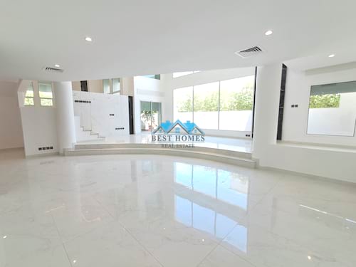 Modern Style and Spacious 4 Bedrooms Villa in Shuhada