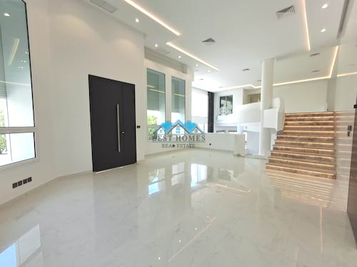 Modern Style and Spacious 4 Bedrooms Villa in Shuhada