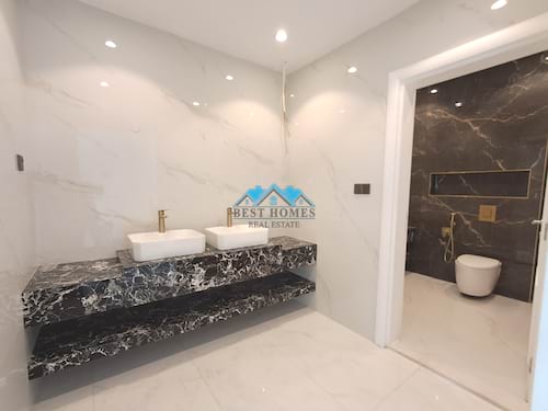 Modern Style and Spacious 4 Bedrooms Villa in Shuhada