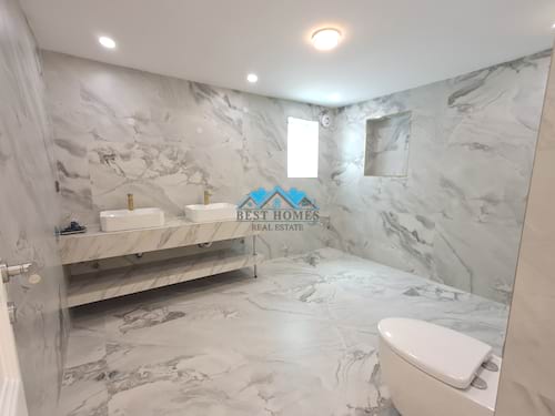 Modern Style and Spacious 4 Bedrooms Villa in Shuhada