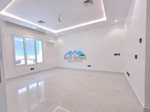 Modern Style and Spacious 4 Bedrooms Villa in Shuhada