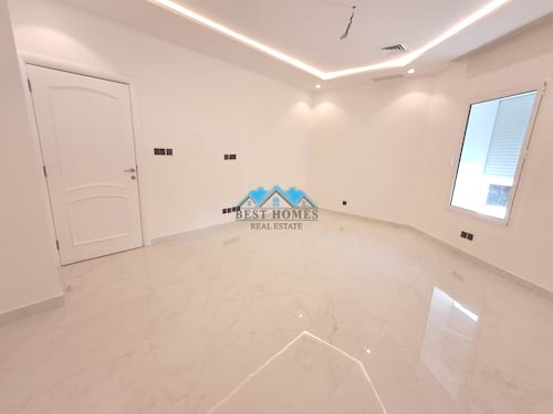 Modern Style and Spacious 4 Bedrooms Villa in Shuhada