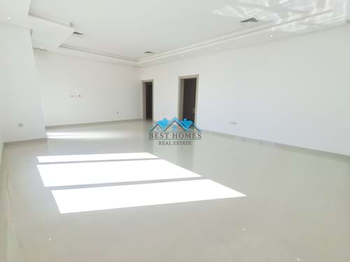 4 Master Bedrooms Spacious Floor in Zahra