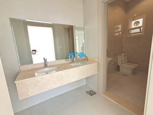4 Master Bedrooms Spacious Floor in Zahra
