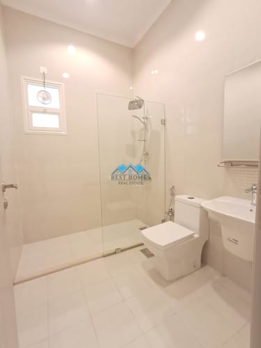 4 Master Bedrooms Spacious Floor in Zahra