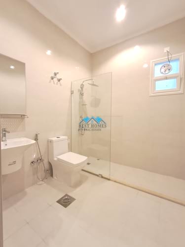 4 Master Bedrooms Spacious Floor in Zahra