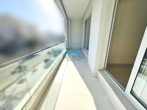 Three-Bedrooms Apartment with a Balcony in Salwa
