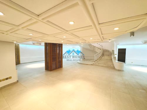 Seven Bedrooms Villa with Private Elevator in Salwa