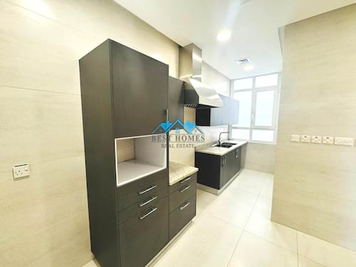 Three-Bedrooms Apartment with a Balcony in Salwa