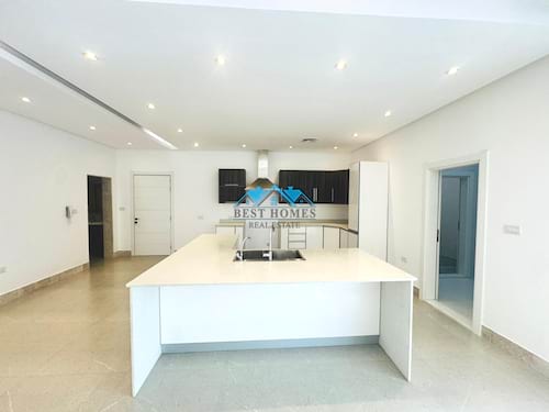 Modern Four Bedroom Floor Apartment For Rent in Funaitees