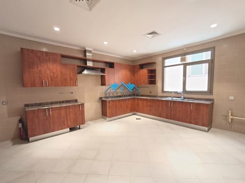 Spacious 3 Bedrooms Apartment in Jabriya