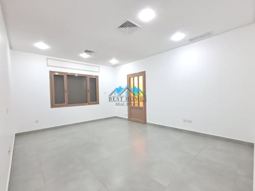 Spacious 5 Master Bedrooms Villa with Balcony in Hateen