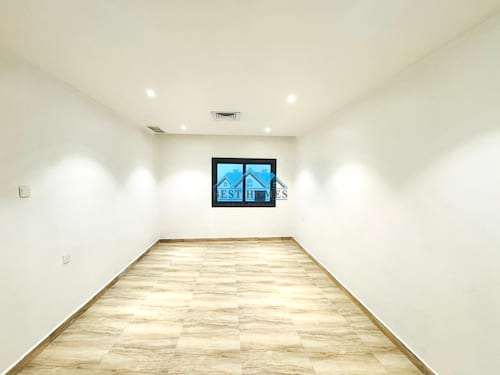 Modern Three Bedrooms Apartment in Fnaitees