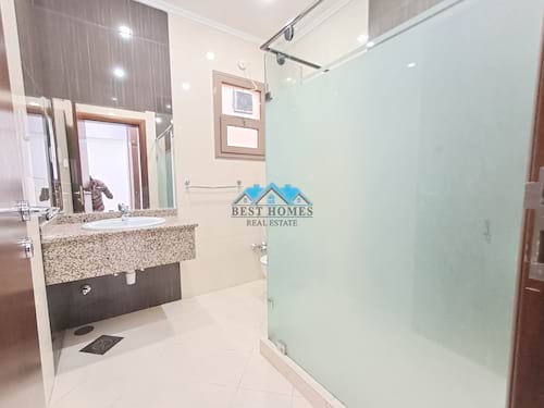 Spacious 5 Master Bedrooms Villa with Balcony in Hateen