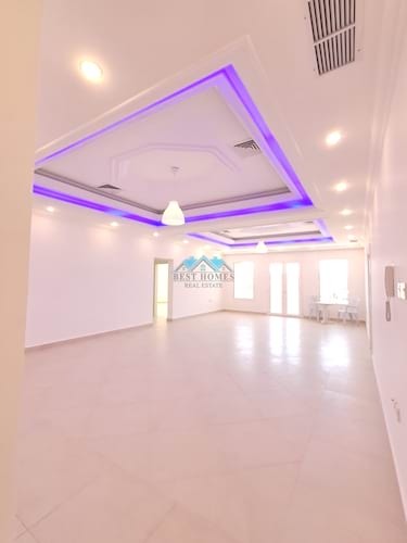 Nice and Spacious 4 Bedrooms Floor in Bayan