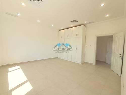 Nice and Spacious 4 Bedrooms Floor in Bayan