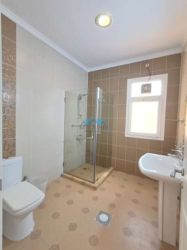 Nice and Spacious 4 Bedrooms Floor in Bayan