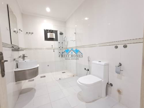 Spacious 4 Bedrooms Floor in Massayal