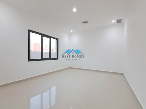 Spacious 4 Bedrooms Floor in Massayal