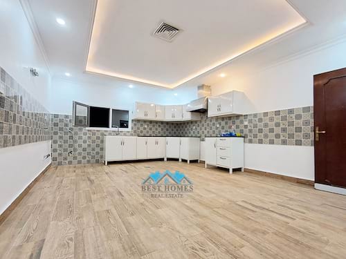 Nice and Spacious Four Bedrooms Floor in Bayan