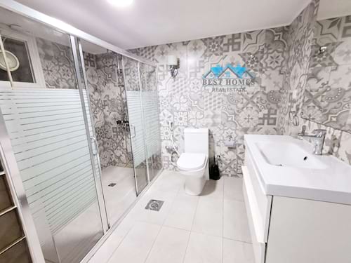 Nice and Spacious Four Bedrooms Floor in Bayan