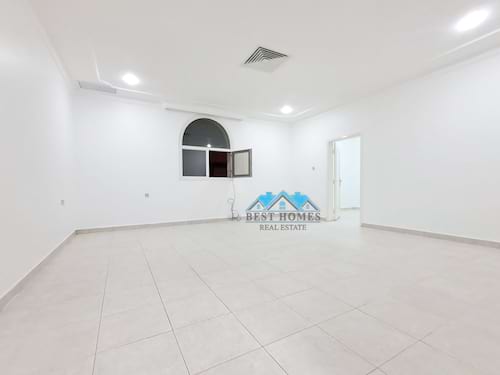 Nice and Spacious Four Bedrooms Floor in Bayan