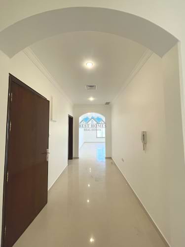 Spacious 4 Bedrooms Floor in Shuhada Area