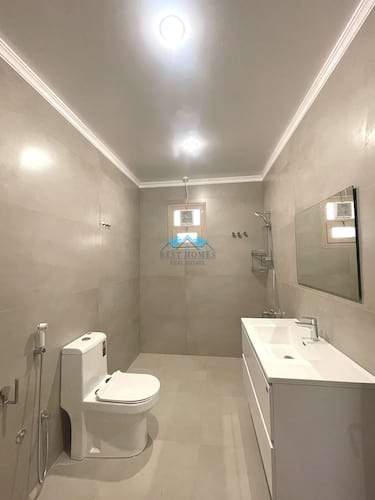 Spacious 4 Bedrooms Floor in Shuhada Area