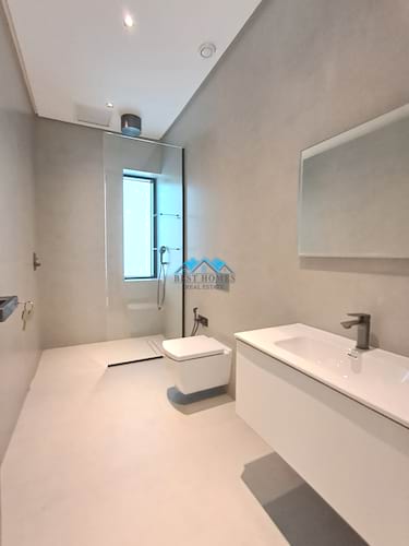 Spacious Modern 5 Master Bedrooms Multi-Level Villa in Surra