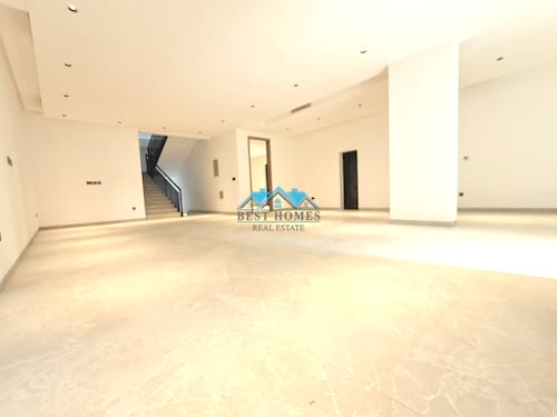 Spacious Modern 5 Master Bedrooms Multi-Level Villa in Surra